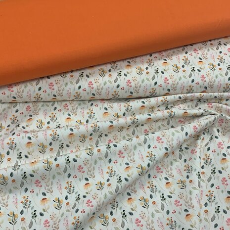 Qjutie kids oranje uni katoen met Beebs bloemen poplin KicKenStoffen