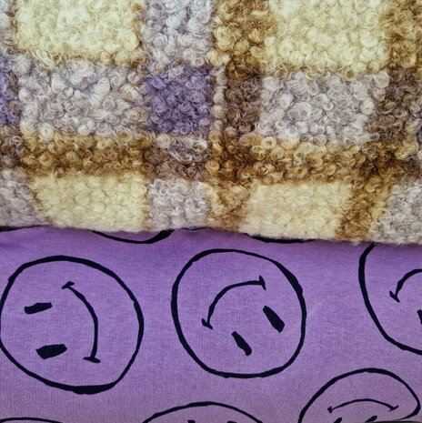 happy face lilac jogging en ruiten boucle teddy KicKenStoffen