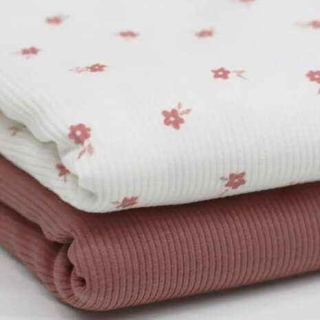 BEEBSribtricot soft ditsy bloem en uni roze-terracotta van KicKenStoffen