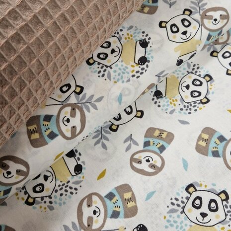 beige taupe wafelstof met panda katoen www.kickenstoffen.nl