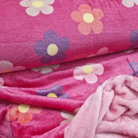 Grote bloemen Fuchsia cuddle fleece KickenStoffen