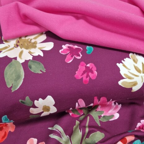 colette nerida hansen met fuchsia boordstof