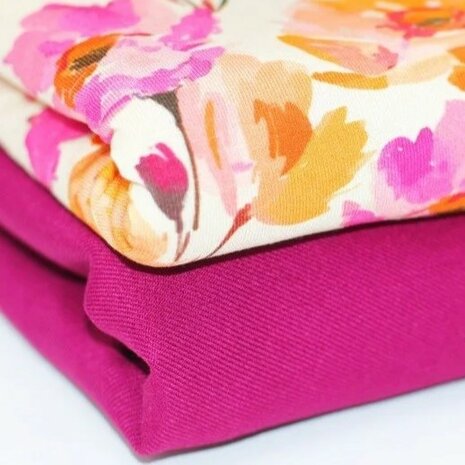 Fuchsia Oranje Bloem bamboe tricot digitaal met kardinaal roze stretch gabardine stof kickenstoffen