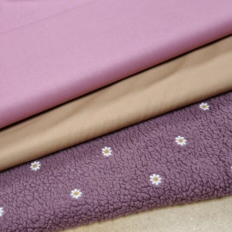 broderie bloemen teddystof bordeaux mauve met cacao en mauve poplin katoen van KicKenStoffen